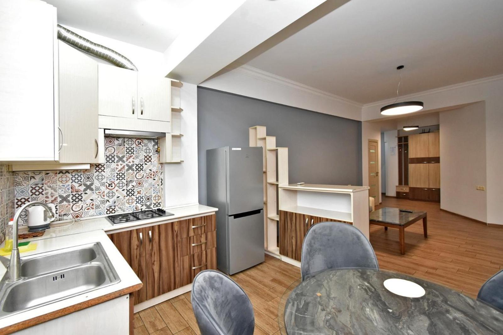Rent Inn Yerevan On Chaykovski Street 外观 照片
