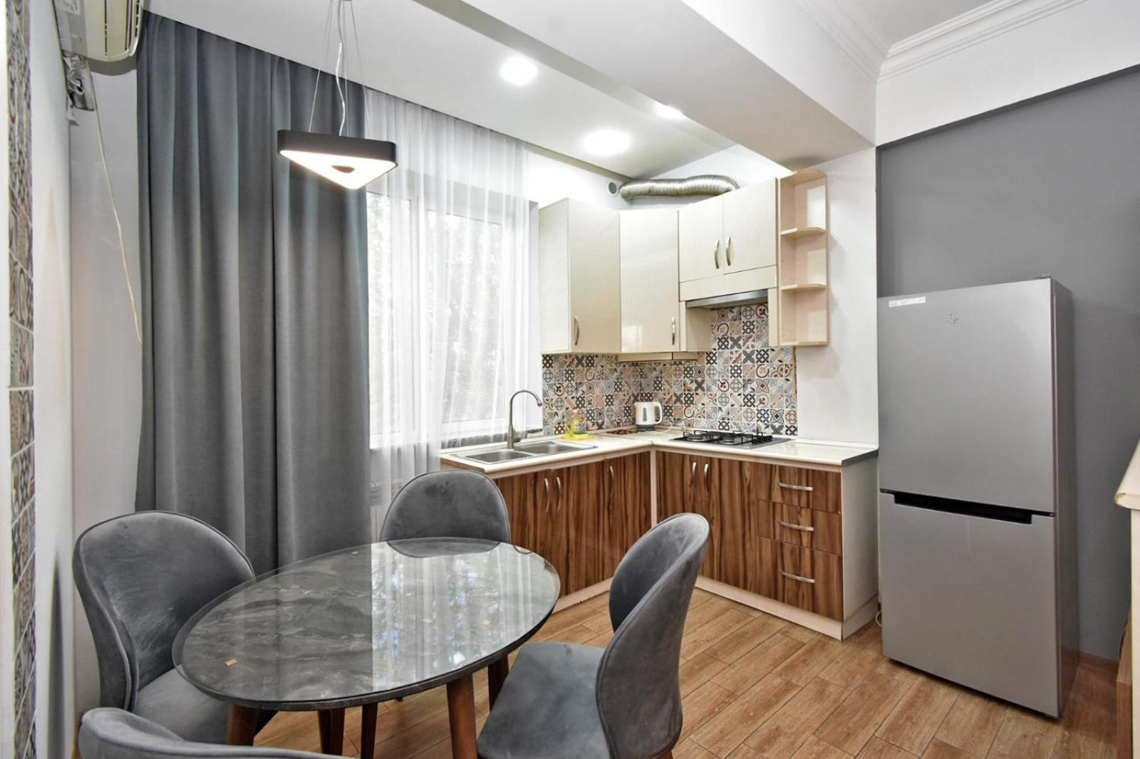 Rent Inn Yerevan On Chaykovski Street 外观 照片