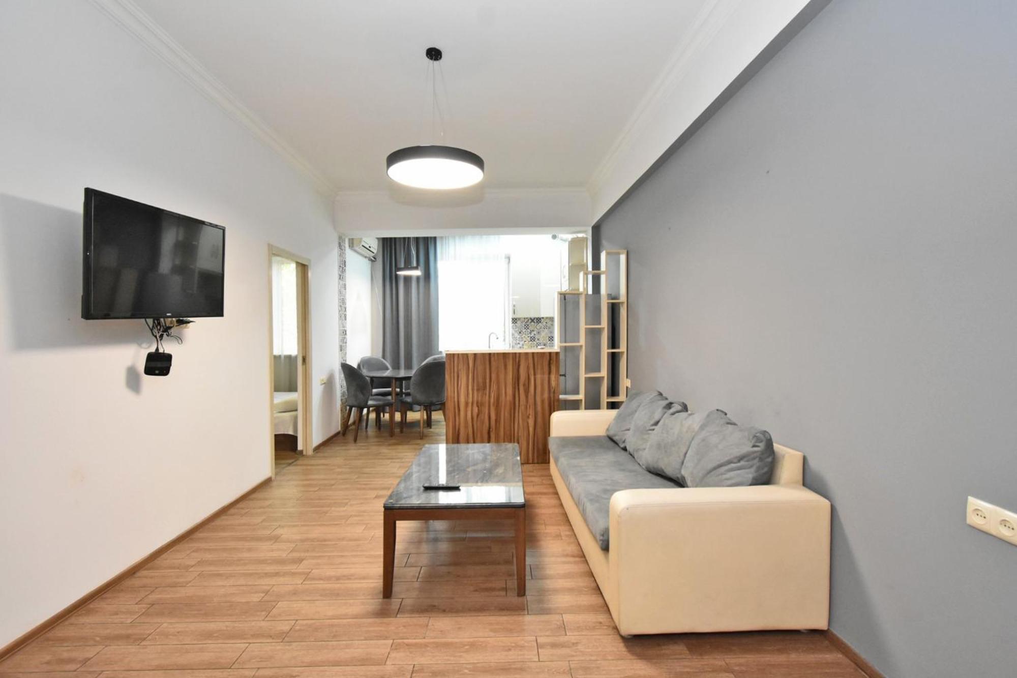 Rent Inn Yerevan On Chaykovski Street 外观 照片